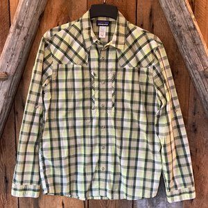 PATAGONIA Mens Long Sleeve Sun Stretch Shirt, Green Plaid, Medium